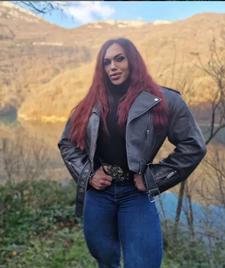 Ruskinja sa 'savr&scaron;enom' figurom izaziva kontroverze: Prijetnja je mu&scaron;kosti ili novi ideal ljepote?