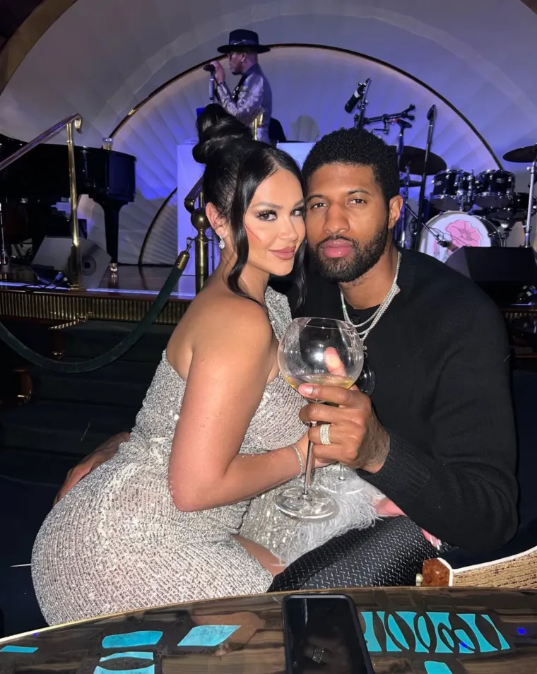 Ubrzo nakon što su se upoznali, Daniela je otkrila da je trudna. Paul George, koji nije bio spreman na otac, isprva nije želio preuzeti odgovornost, a ponudio joj je čak milijun dolara da prekine trudnoću. 