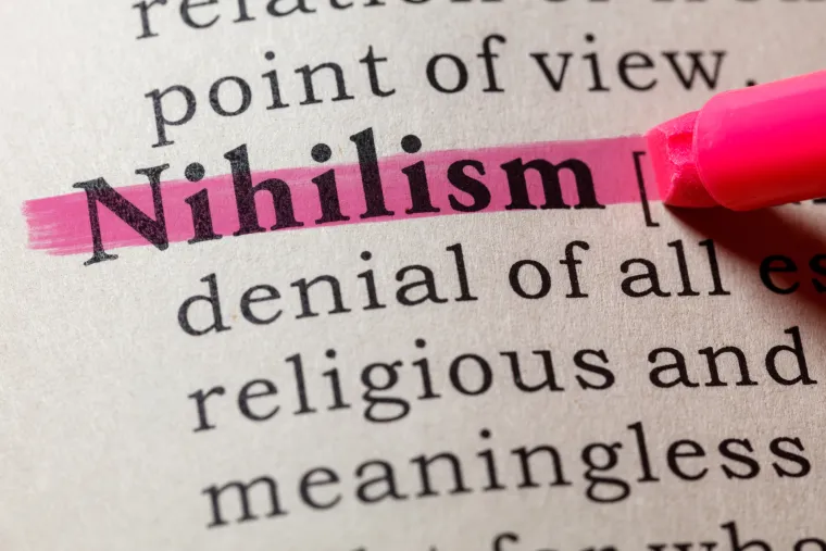 19. Nihilistička teorija: Nihilizam vjeruje da svim vrijednostima nedostaje smisao i temelj. Posljedično, istinska nihilistička perspektiva smrti i zagrobnog života sugerira da postoji samo apsolutno ništavilo, budući da sam život već obuhvaća prazninu.