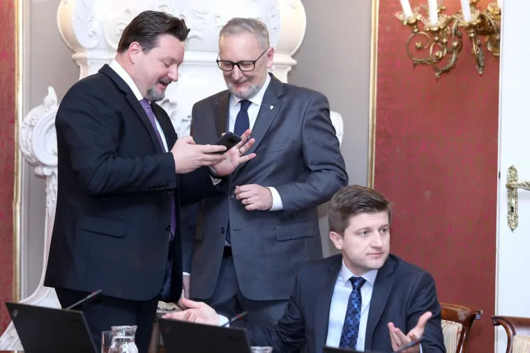 Lovro Kuscevic , Davor Bozinovic , Zdravko Maric