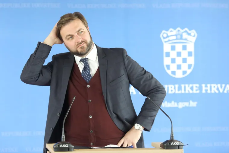 S prstima u pekmezu: Svi Plenkovićevi ministri koji su oti&scaron;li zbog afera