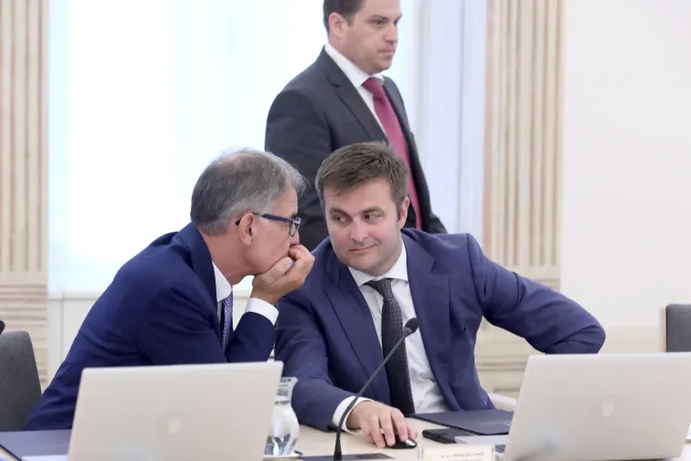 S prstima u pekmezu: Svi Plenkovićevi ministri koji su oti&scaron;li zbog afera