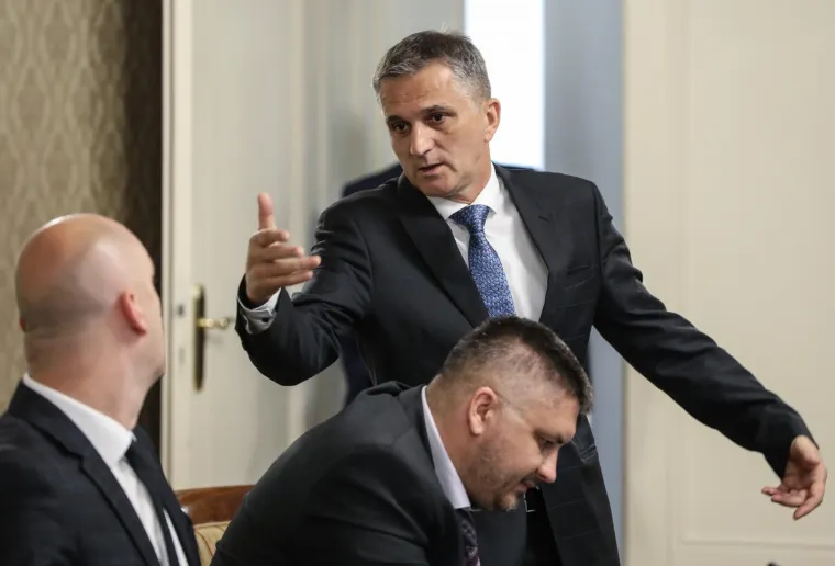 S prstima u pekmezu: Svi Plenkovićevi ministri koji su oti&scaron;li zbog afera