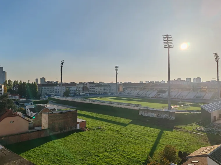 'Već neko vrijeme govore da će graditi, sad kažu ni&scaron;ta prije siječnja. Čuo sam da Lokomotiva ima nalog za selidbu, samo ne znam kad je krajnji rok', govorio nam je isti izvor