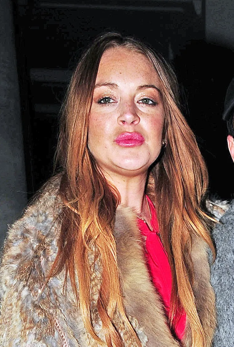 Svi pričaju o transformaciji Lindsay Lohan, njezin tata: 'Nikad nije išla na plastične operacije!'