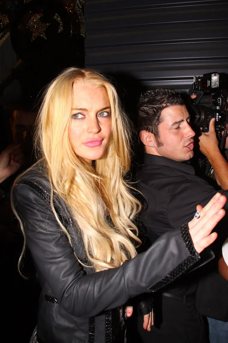 Svi pričaju o transformaciji Lindsay Lohan, njezin tata: 'Nikad nije išla na plastične operacije!'