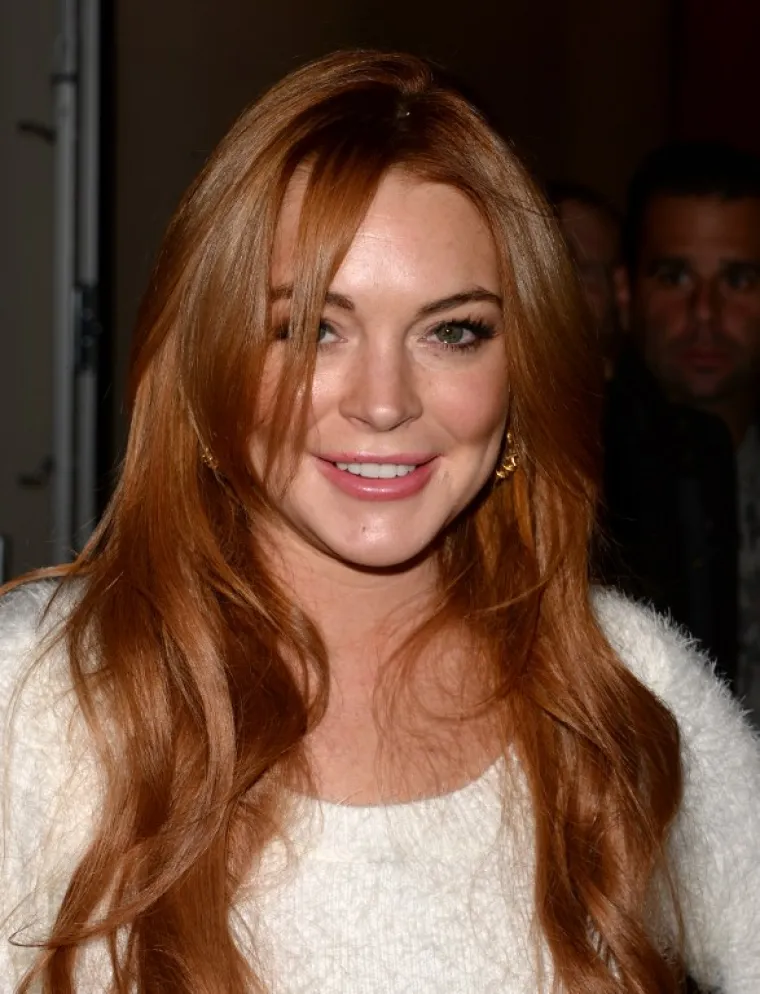 Svi pričaju o transformaciji Lindsay Lohan, njezin tata: 'Nikad nije i&scaron;la na plastične operacije!'