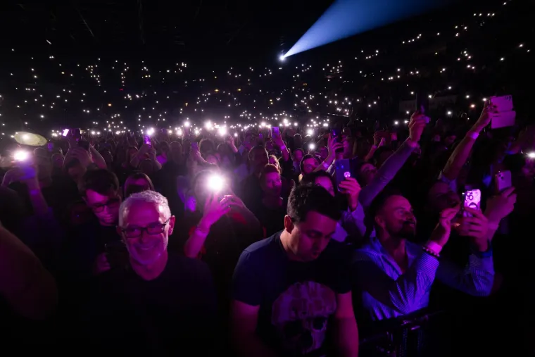 Pogledajte atmosferu: Nina Badrić napunila zagrebačku Arenu, stigao i Grašo