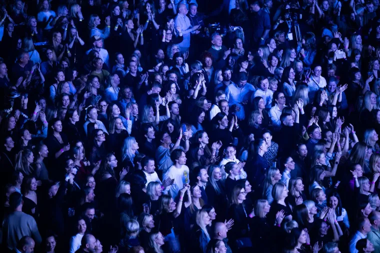 Pogledajte atmosferu: Nina Badrić napunila zagrebačku Arenu, stigao i Grašo