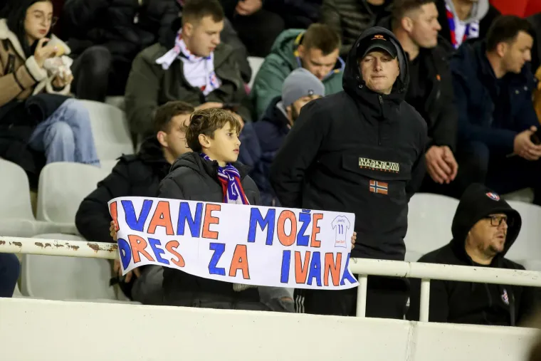 Boysi ispalili signalnu raketu na zapad, Torcida razvila spektakularnu koreografiju