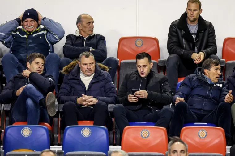 Kalinić je utakmicu gledao u društvu Gorana Vučevića i Zlatka Vujovića