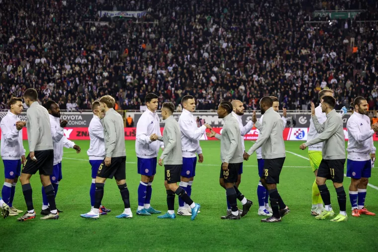 Torcida odmah prekinula derbi s Dinamom: Pogledajte &scaron;to su napravili
