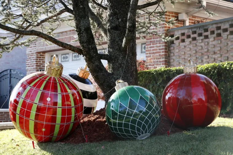Tisuće lampica i golemi Djedovi Božićnjaci: Zbog ovog čarobnog kvarta bi i Grinch zavolio Božić