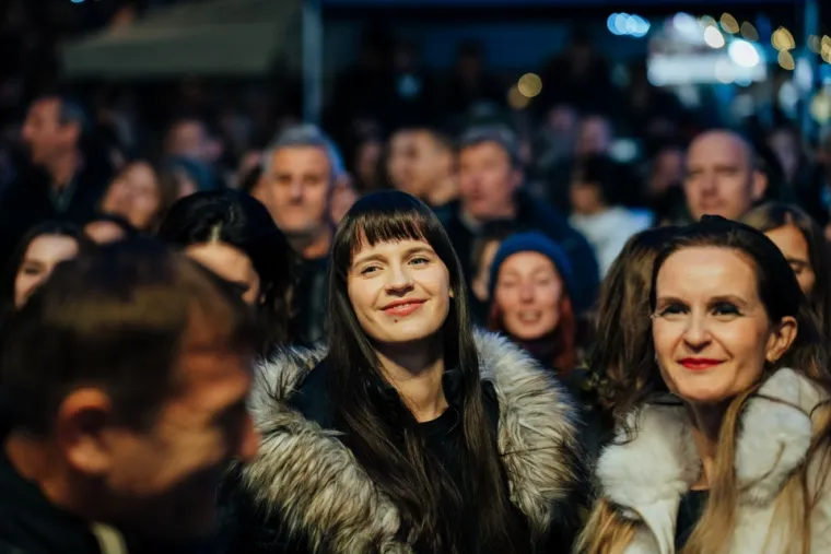 Zadrom se orili hitovi Nene Belana: Priredio pravu feštu, zgodne djevojke okupirale prve redove