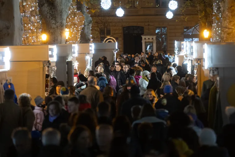 Sve sjaji, blje&scaron;ti, rasko&scaron; svugdje oko nas: Počela je adventska idila