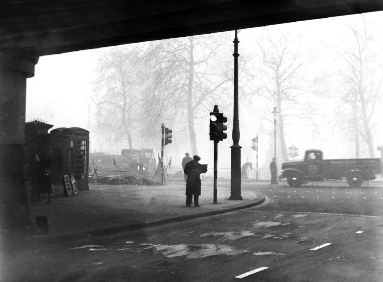 Kao izravan odgovor na katastrofu britanski parlament je 1956. godine usvojio takozvani Clean Air Act, prvi značajniji zakon o kontroli zagađenja zraka.