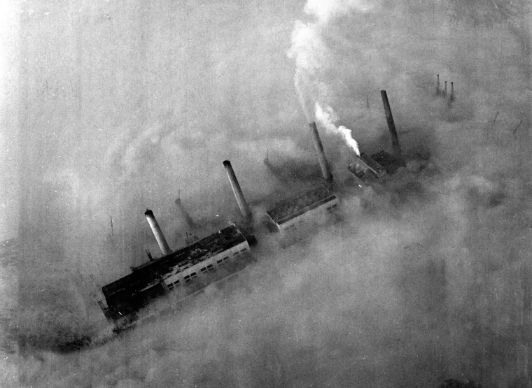 Veliki smog trajao je od petka 5. prosinca do utorka 9. prosinca 1952., a uz već spomenute žrtve, novija istraživanja su otkrila i to da se još 100 tisuća razboljelo zbog učinaka smoga na ljudski dišni trakt. 