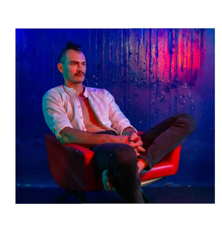 Sjećate li se njega? Njegov neobičan stil bilo je te&scaron;ko ignorirati, a danas je pravi joga ekspert