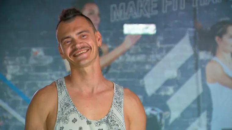 Sjećate li se njega? Njegov neobičan stil bilo je te&scaron;ko ignorirati, a danas je pravi joga ekspert