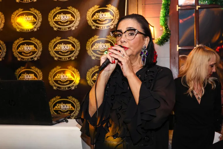 Poznati se okupili u Saloonu: Vlado Kalember osvaja šarmom, a Jasna Zlokić elegancijom
