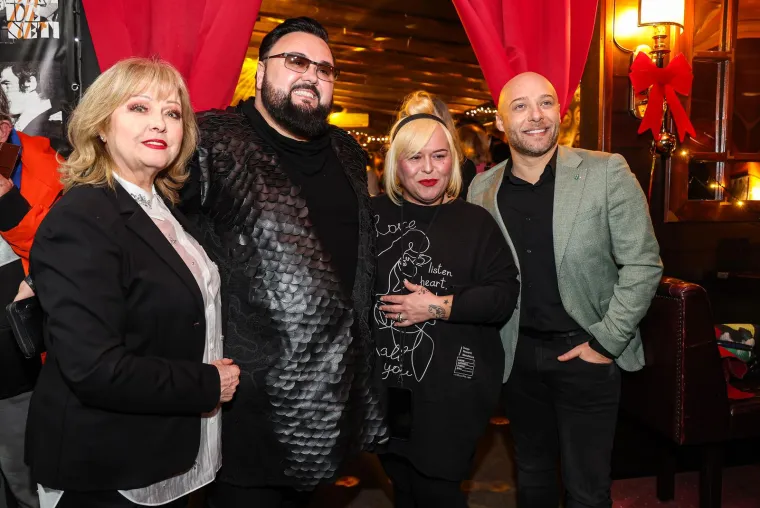 Poznati se okupili u Saloonu: Vlado Kalember osvaja &scaron;armom, a Jasna Zlokić elegancijom