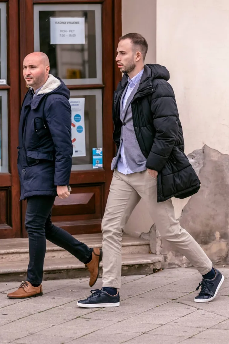 Dok se u Zagrebu mnogi bore s klizaljkama, Osijekom šeću markantni muškarci bolesno dobrog stila