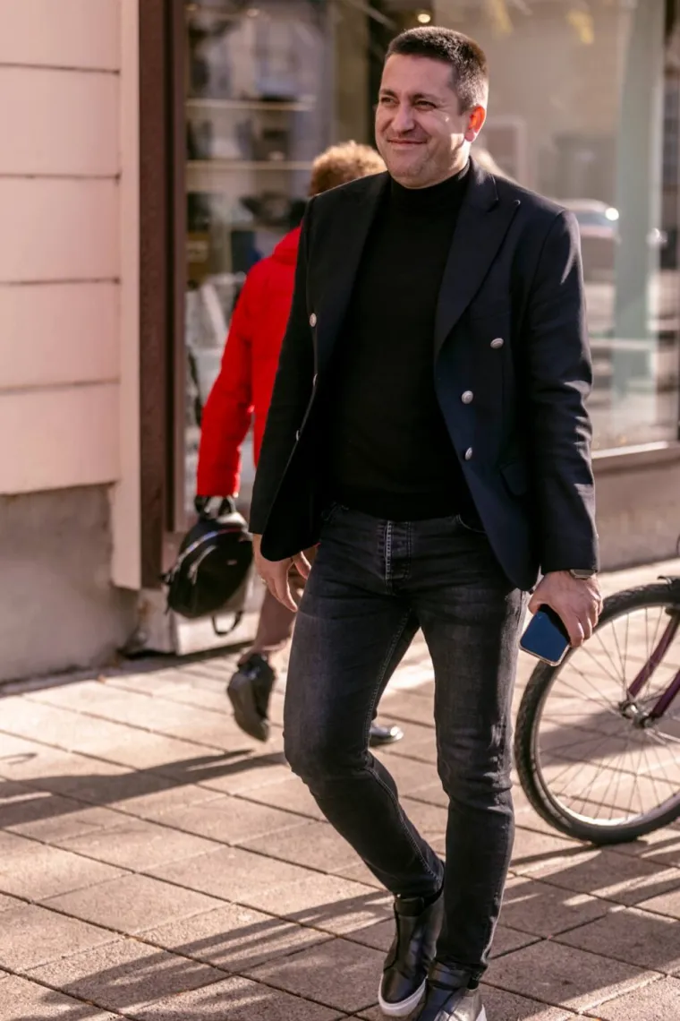 Dok se u Zagrebu mnogi bore s klizaljkama, Osijekom &scaron;eću markantni mu&scaron;karci bolesno dobrog stila