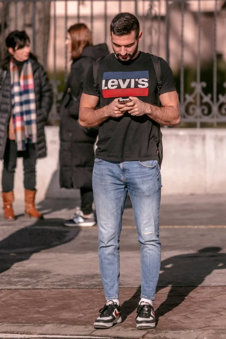 Dok se u Zagrebu mnogi bore s klizaljkama, Osijekom &scaron;eću markantni mu&scaron;karci bolesno dobrog stila