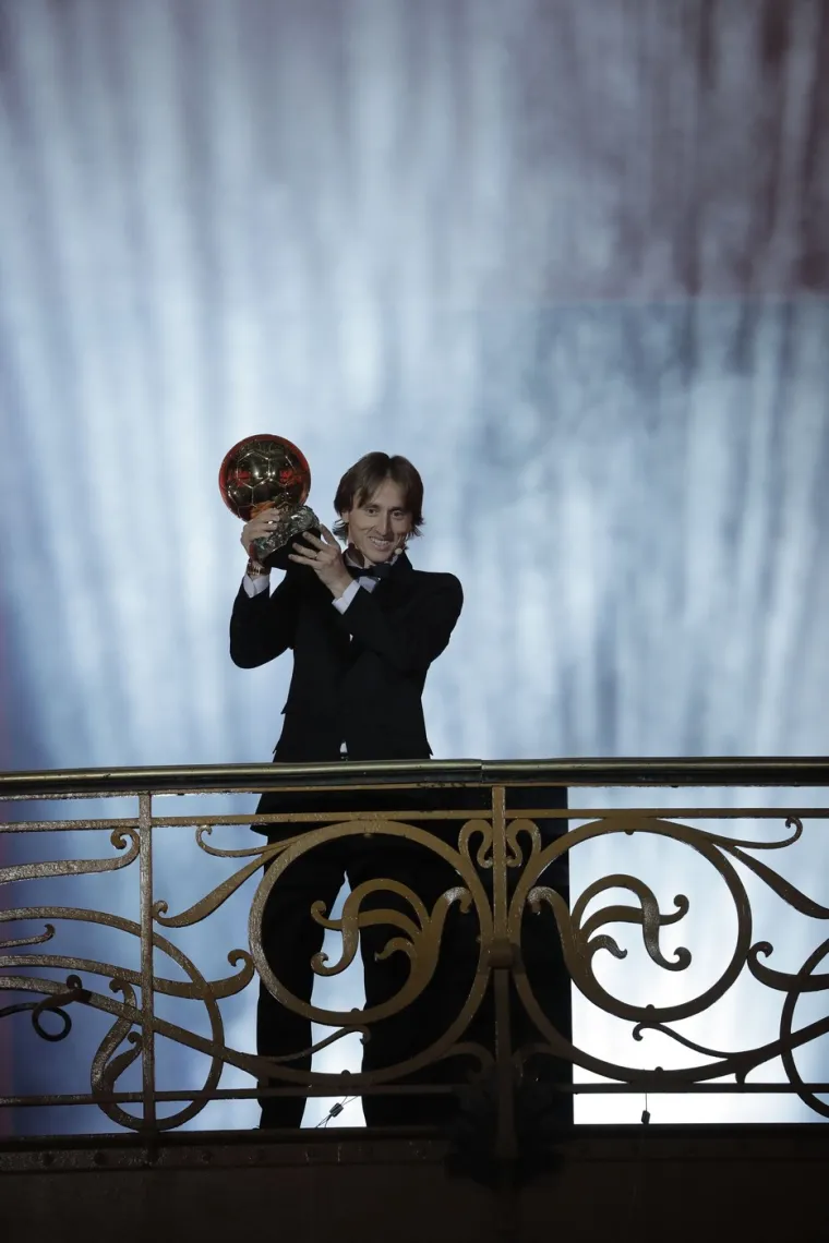 Luka Modrić  uspio je 2018. postići ono što je do tada bilo nezamislivo - prekinuti dominaciju Ronalda i Messija. Ovaj je dvojac prije Hrvata osvajao prestižnu nagradu deset uzastopnih godina