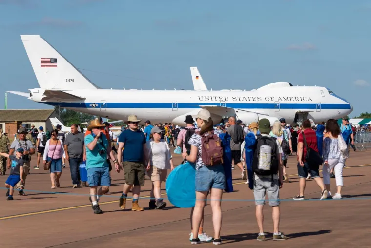 Sierra Nevada Corporation nedavno je dobio ugovor za razvoj nasljednika E-4B pod nazivom Survivable Airborne Operations Center (SAOC), koji bi trebao ući u službu 2036. godine.