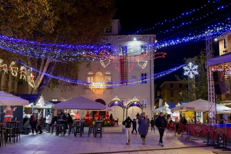 U Zadru mali medo svijetli jače od policijskih sirena, a Varaždinci imaju vlastiti Sjeverni pol