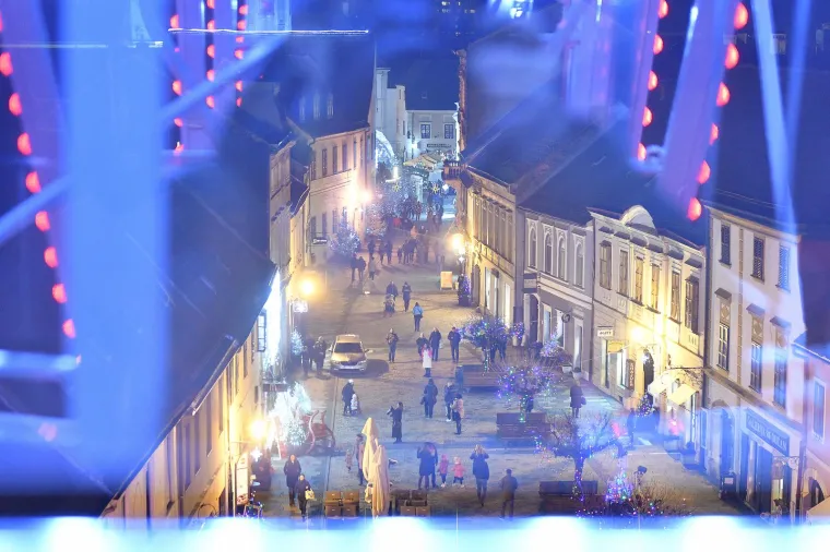 U Zadru mali medo svijetli jače od policijskih sirena, a Varaždinci imaju vlastiti Sjeverni pol