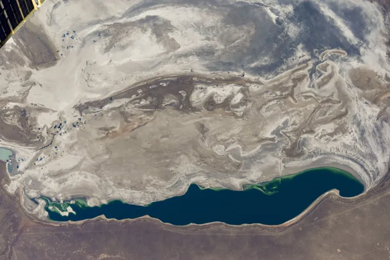 5. Aralsko jezero, Središnja Azija: Poznato i kao ukleto Aralsko jezero nalazi se između Kazahstana, Turkmenistana i Uzbekistana.