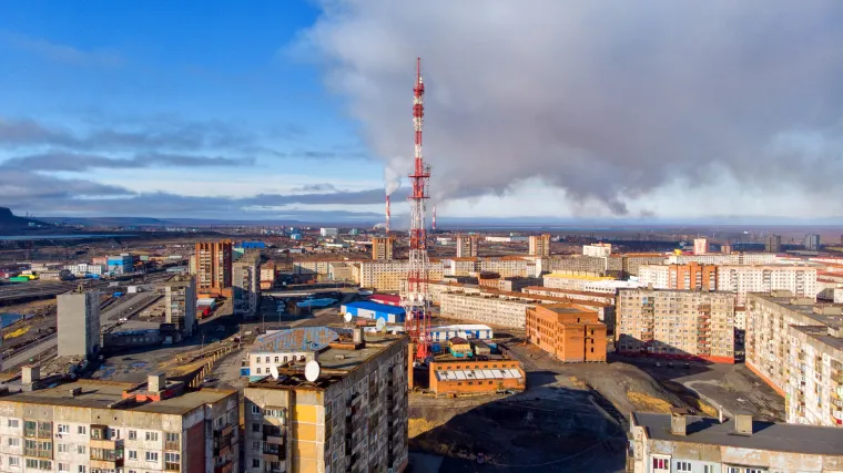 U Noriljsku živi oko 177.000 ljudi, a prosječni životni vijek je 10 godina kraći od onog u ostalim dijelovima Rusije.