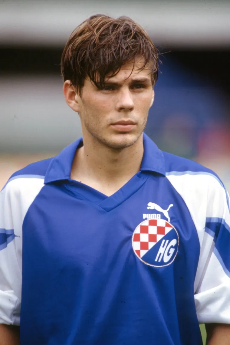 Zvone je bio kapetan Dinama, hrvatskog kluba s izraženim nacionalnim identitetom.