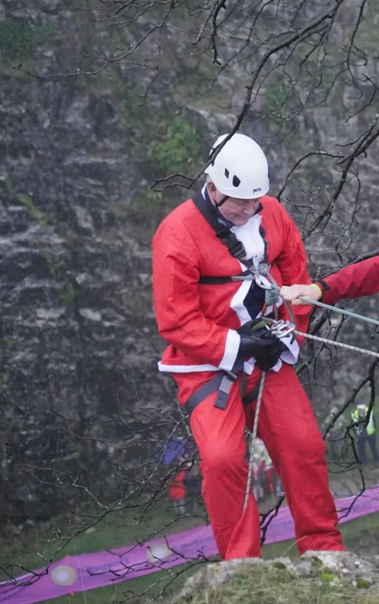 Možete li vjerovati da ima 82 godine? Spustila se niz kanjon u najprikladnijem izdanju