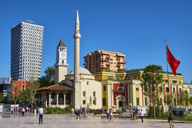 Najbolje od svega, Tirana nudi neke od najjeftinijih soba u Europi. 