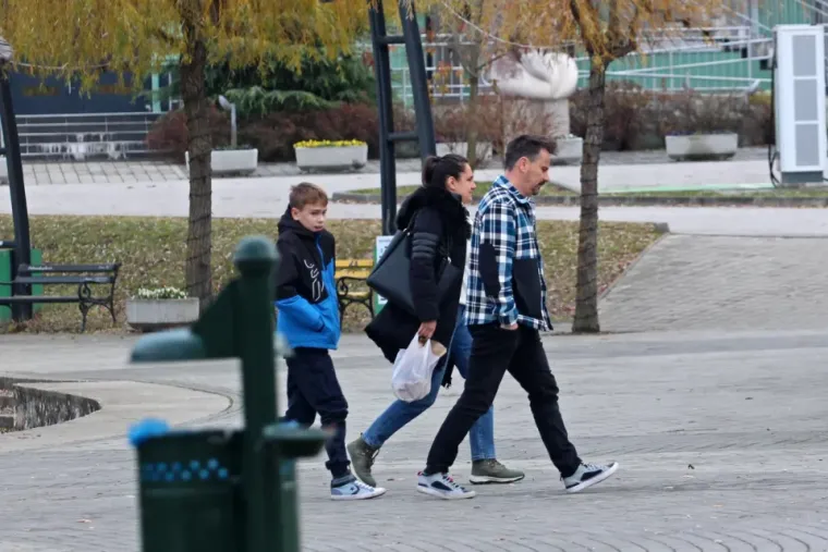 Šetnja uz Muru nekima je kao boravak u frižideru, a drugi su sretni jer su upoznali djedicu - na biciklu!