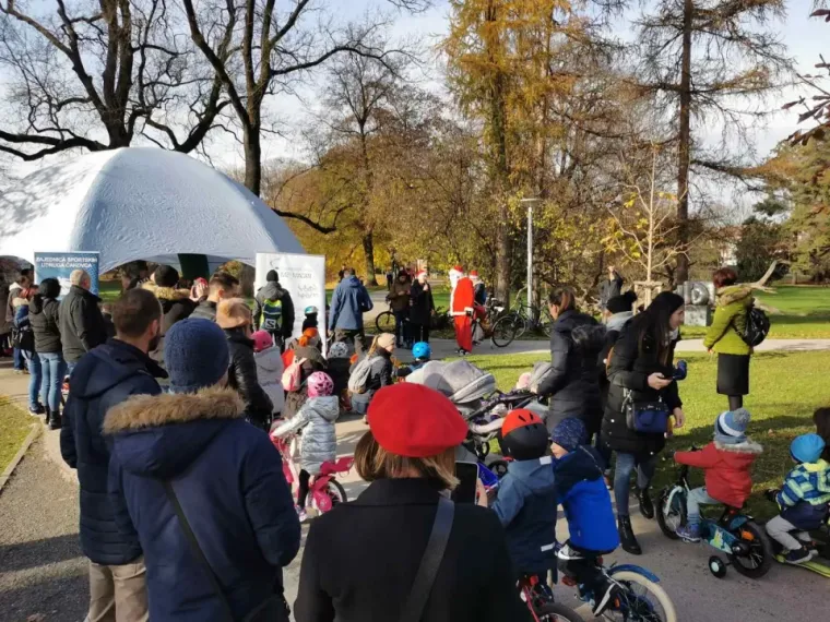 &Scaron;etnja uz Muru nekima je kao boravak u frižideru, a drugi su sretni jer su upoznali djedicu - na biciklu!