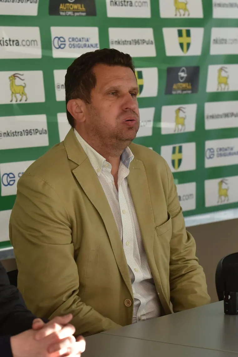 Kako danas izgleda bivši dinamovac? Iza sebe ima buran ljubavni život, a sreću pronašao u samozatajnoj Tanji