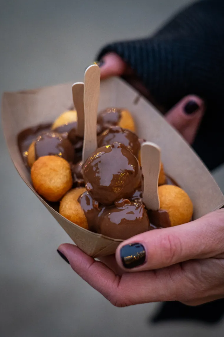 Fritule s nutellom i krokantom