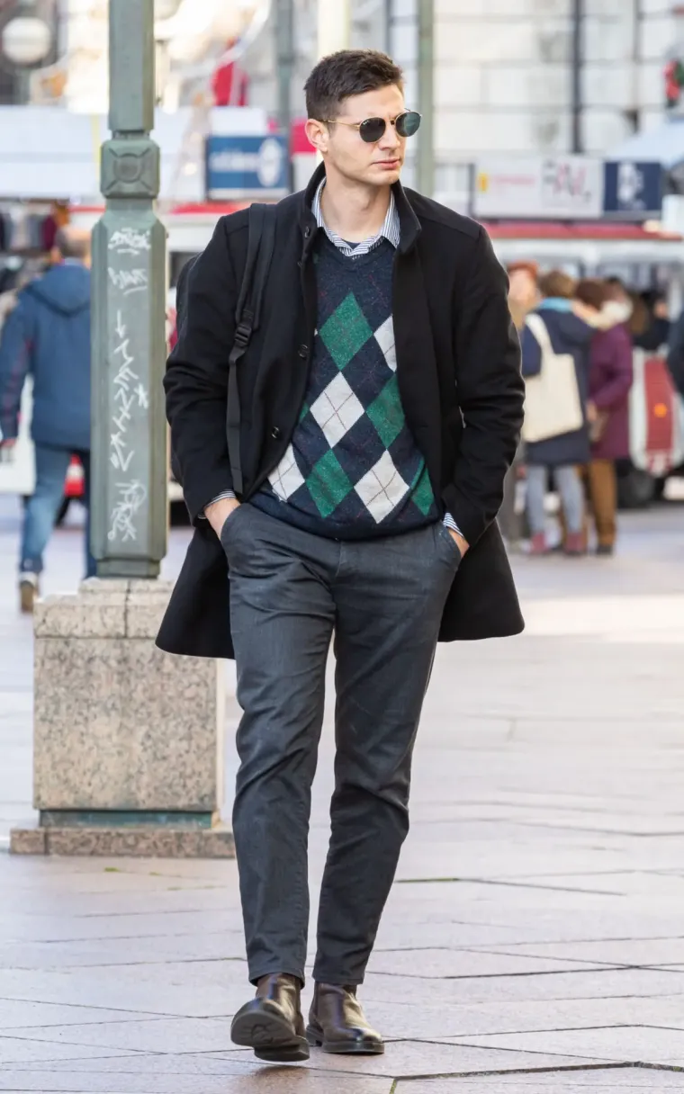 Naočiti mu&scaron;karci pro&scaron;etali Korzom: Ni hladnoća im nije smetala