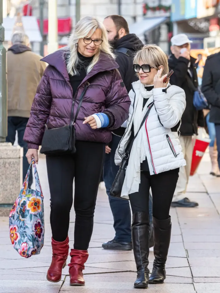 Naočiti mu&scaron;karci pro&scaron;etali Korzom: Ni hladnoća im nije smetala