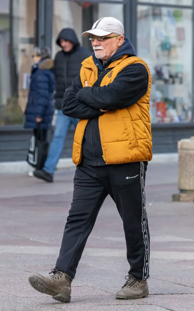 Naočiti mu&scaron;karci pro&scaron;etali Korzom: Ni hladnoća im nije smetala