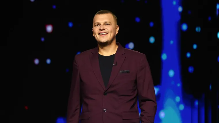 Mateo je pred očima gledatelja doživio najveću transformaciju, a kaže da neće stati. Zahvalio je svima koji su mu pomogli i poručio da se oni koji imaju problema s debljinom prijave u novu sezonu &apos;Života na vagi&apos;. U show je došao sa 198,6 kilograma, sada ima 110 kilograma - skinuo je čak 88 kilograma!