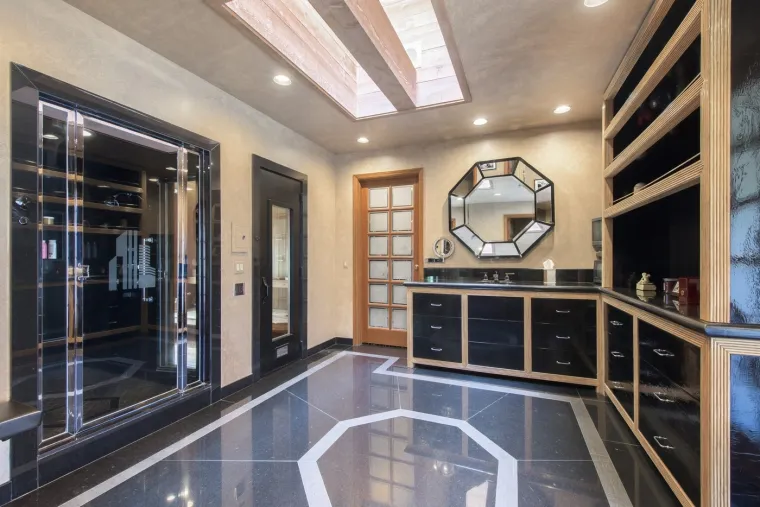 Fascinantna kuća u Beverly Hillsu. Kino, fitness centar, a cijena? Ma prava sitnica...