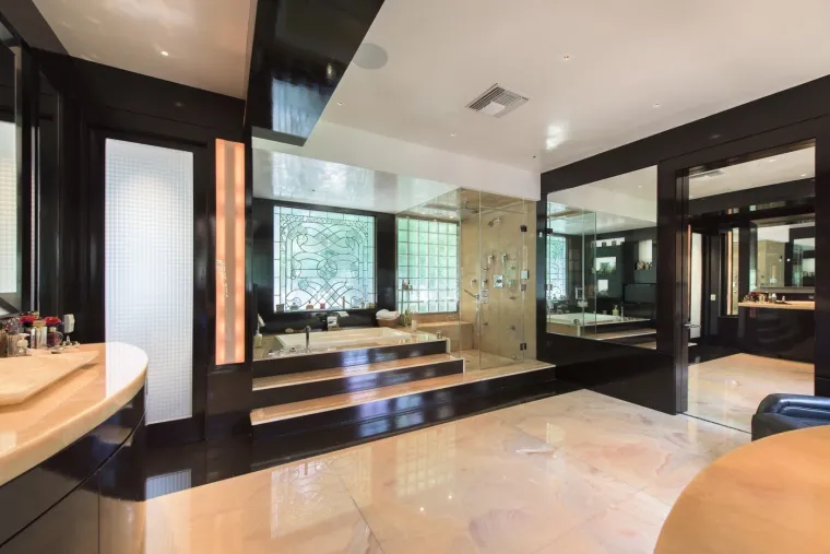 Fascinantna kuća u Beverly Hillsu. Kino, fitness centar, a cijena? Ma prava sitnica...