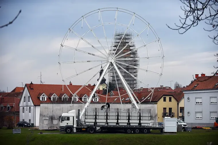 Ljetne haljinice sakrivene kaputom i mu&scaron;karac u &scaron;e&scaron;iru. Talijanska moda za njih je nula