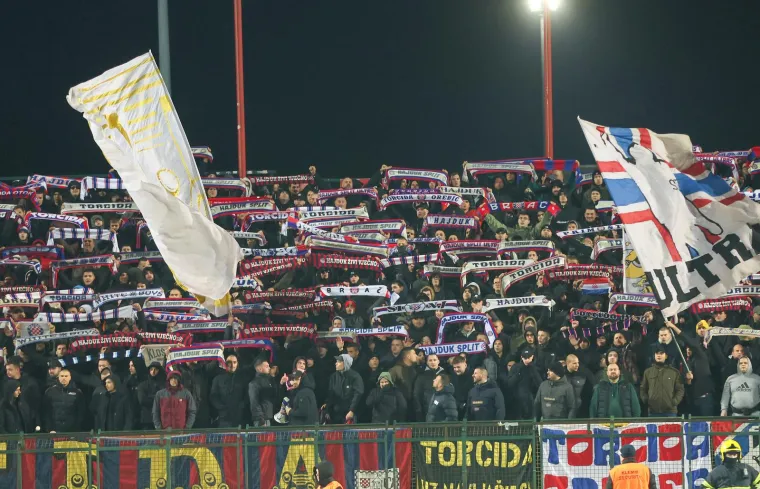 Hajduk u 'domaćoj atmosferi' protiv Gorice: Stadionom se ore poznati splitski stihovi, Istok 'gori'