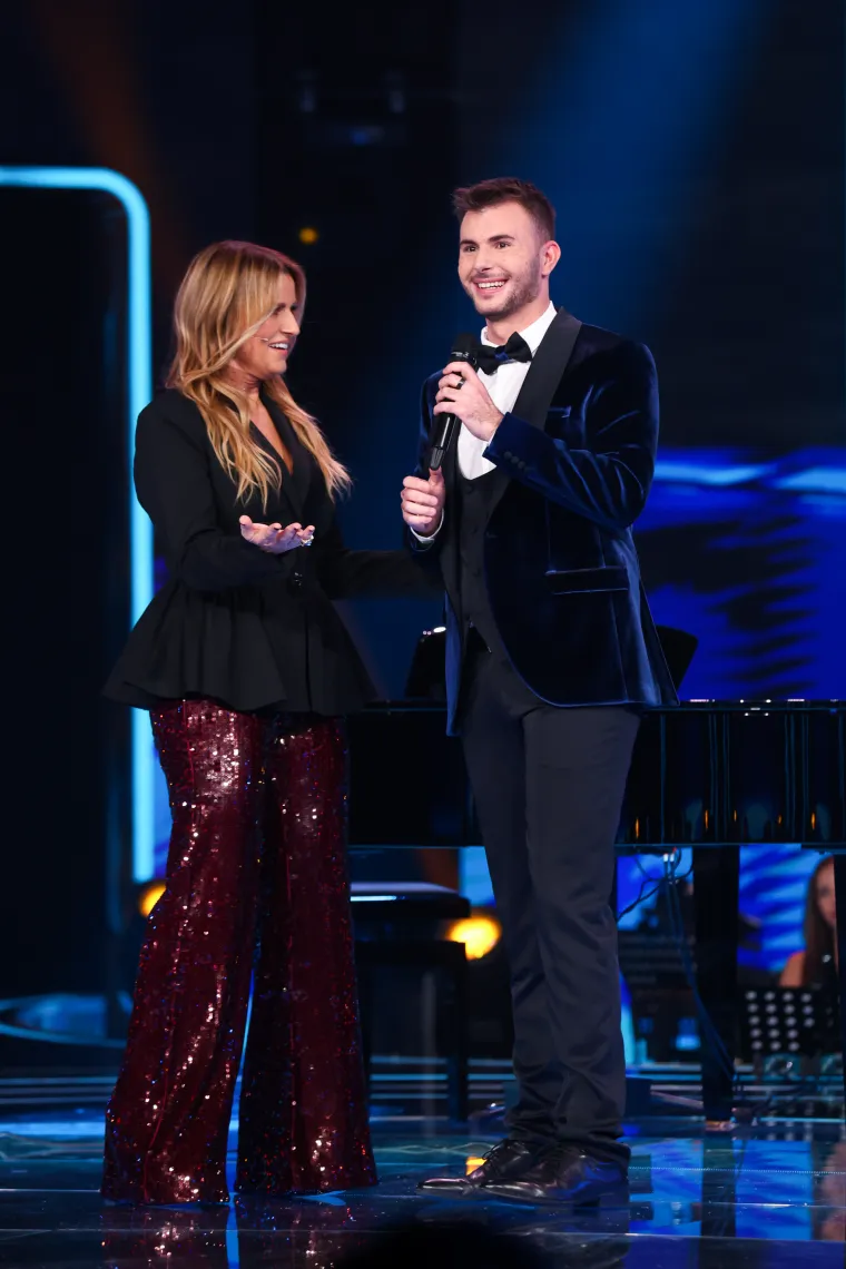  Tonči je u &scaron;ali predložio da pjesmu obogati sevdah elementima, dok je Severina istaknula njegovu sposobnost pjevanja različitih žanrova. "Mene si vratio u neka ljep&scaron;a imena, obožavam talijanske &scaron;ansone", rekla je Severina.